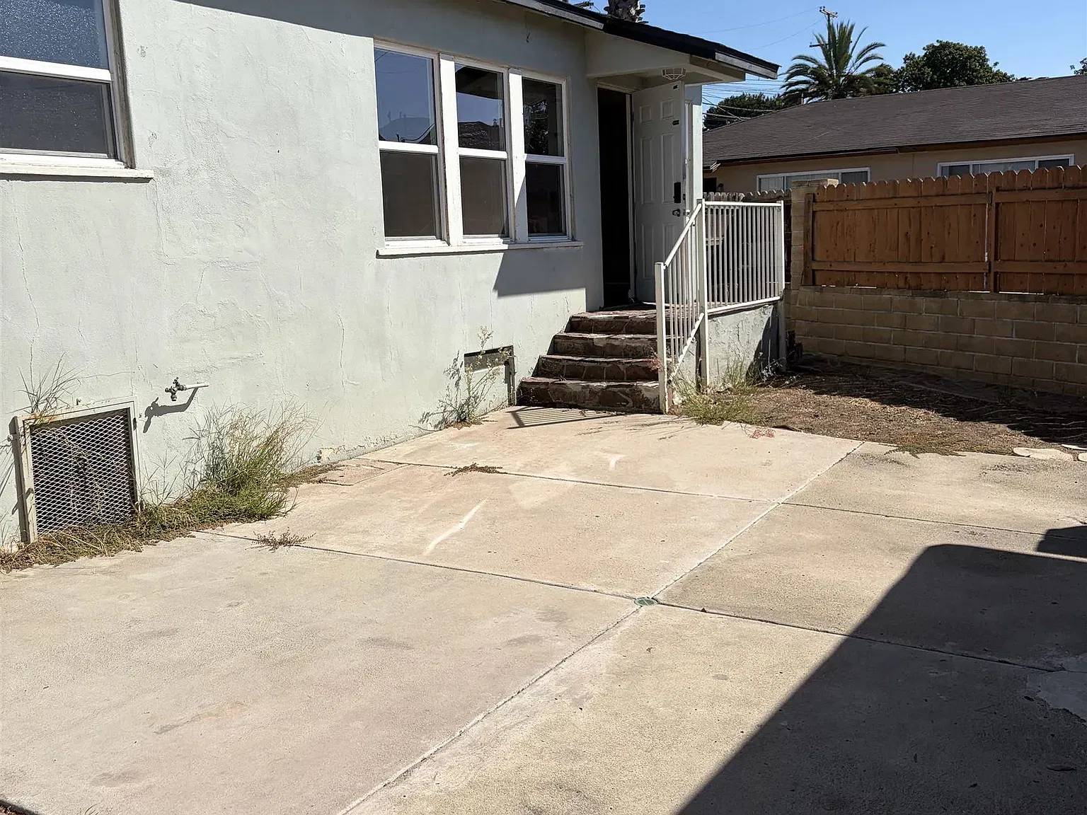 3 bed, 1.0 bath, 1014 sqft, $3,400 — Photo 2