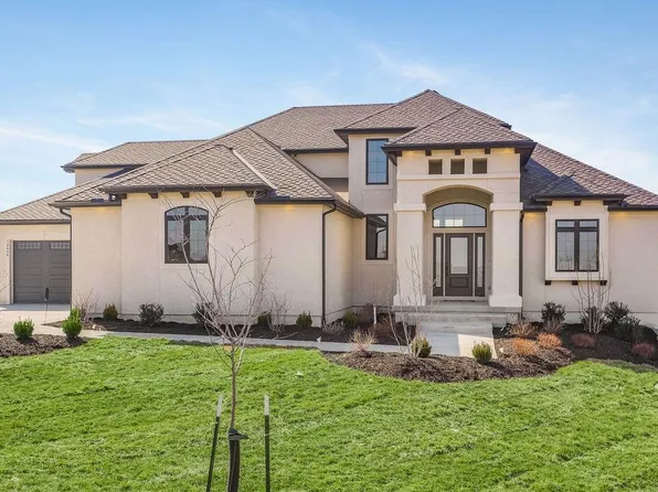 10646 S Bluestem Pkwy, Olathe, KS 66061