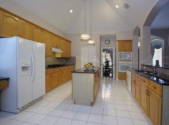 2nd image of 2605 Halsey Dr
