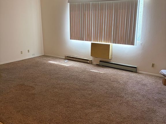 2nd image of 2037 Woodlawn Ave #1-10