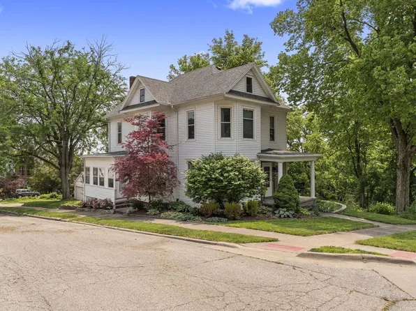 900 W 3rd St, Muscatine, IA 52761