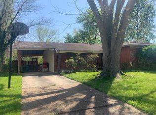 11836 Welcome Dr, Maryland Heights, MO 63043