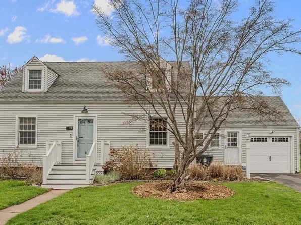 28 Mill Creek Road, Branford, CT 06405
