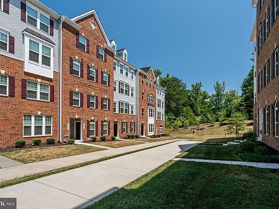 2nd image of 3576 Briarwood Dr #2H