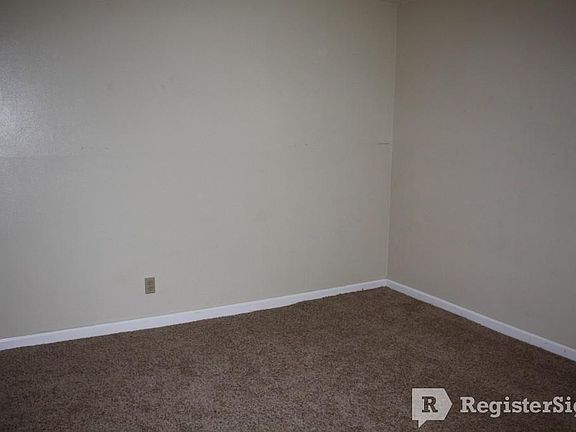 5th image of 3914 Wright Ave
