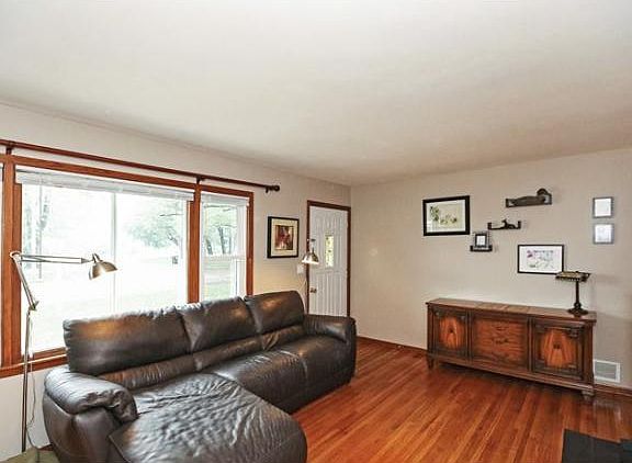 5th image of 6231 Carol Dr NE
