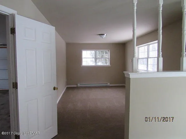 216 Martha Ln photo 1
