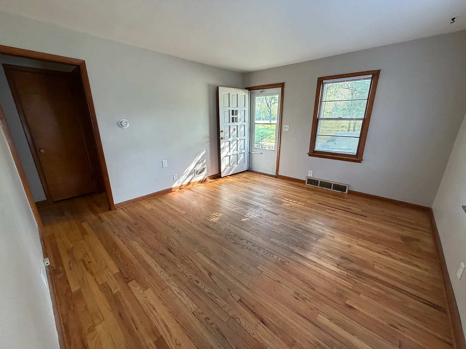 2 bed, 1062 sqft, $1,395 — Photo 3