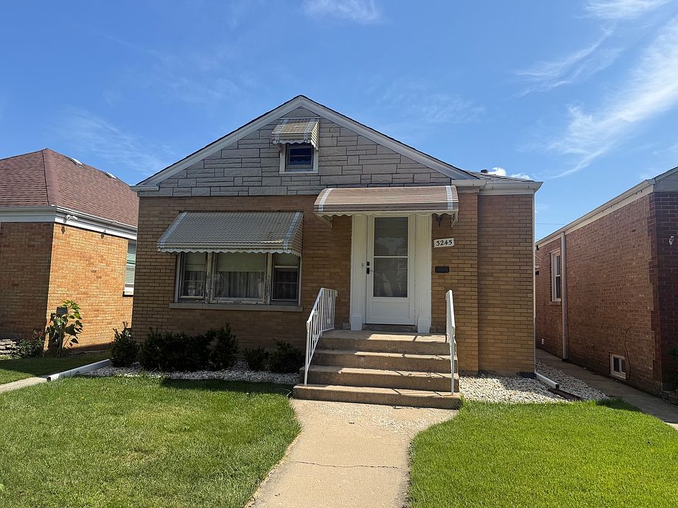 2nd image of 3245 N Pioneer Ave