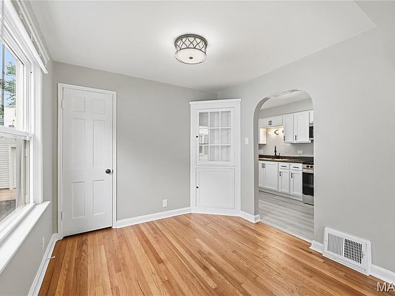4th image of 7912 Monroe Dr