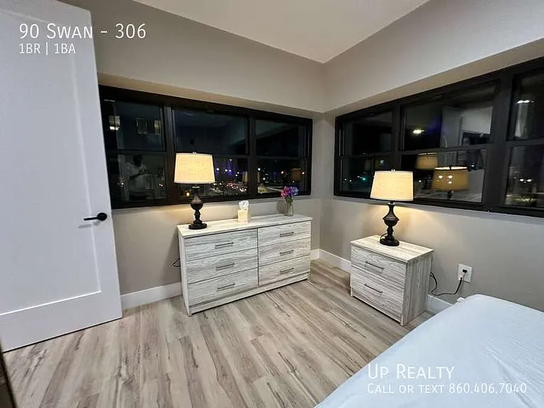 90 N Swan St #306 — Photo 4