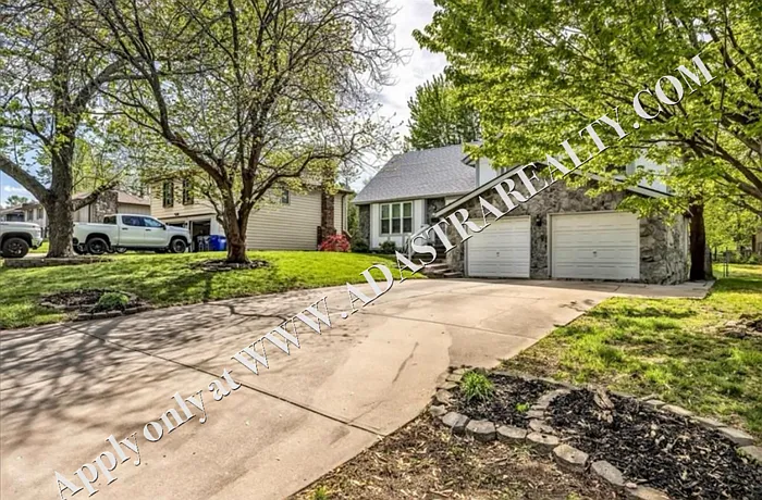 505 S Ridge Dr — Photo 2
