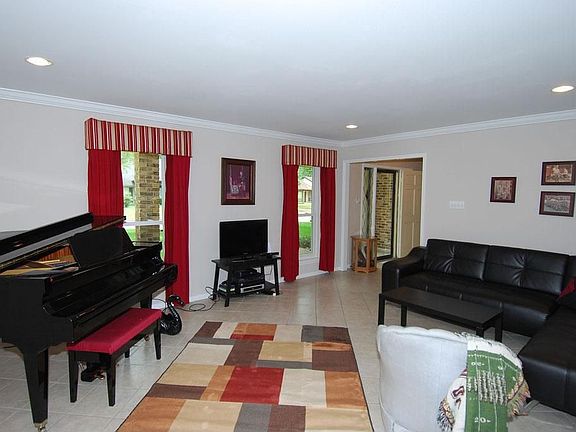 3rd image of 2022 Thousand Pines Dr