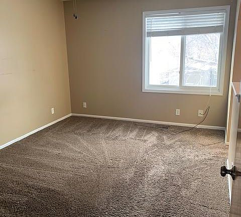 5th image of 15239 Ontario St