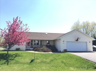 24325 Cardinal Ct, Trempealeau, WI 54661