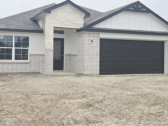 2nd image of 1425 Lindsey Dr