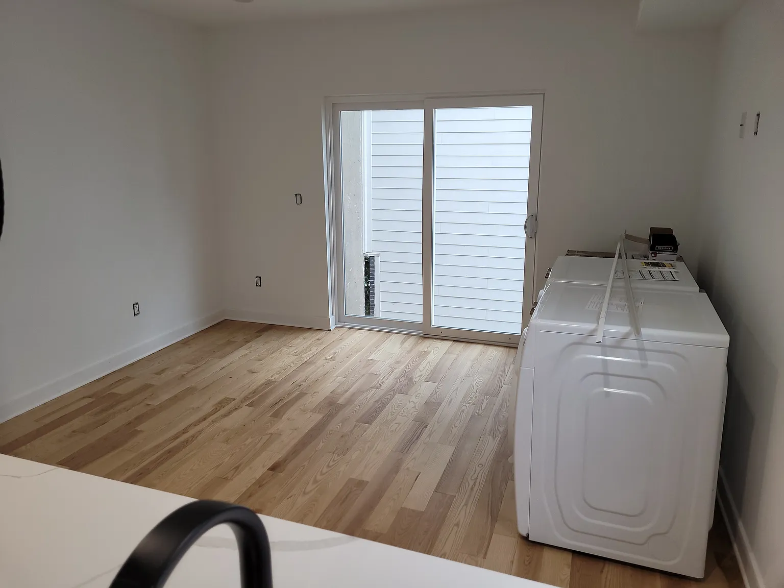 2 bed, 2.5 bath, 1100 sqft, $2,000 — Photo 3