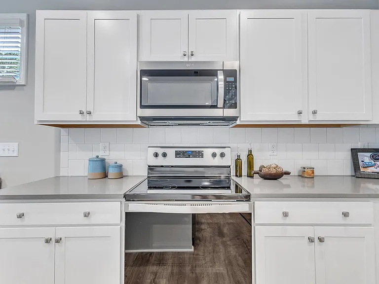 1720 Ballard Dr — Photo 17