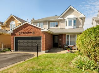 27 Chatham Gdns, Ottawa, ON K2J 3M2