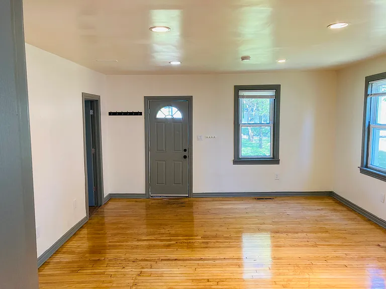 1312 E Harry Ave — Photo 10
