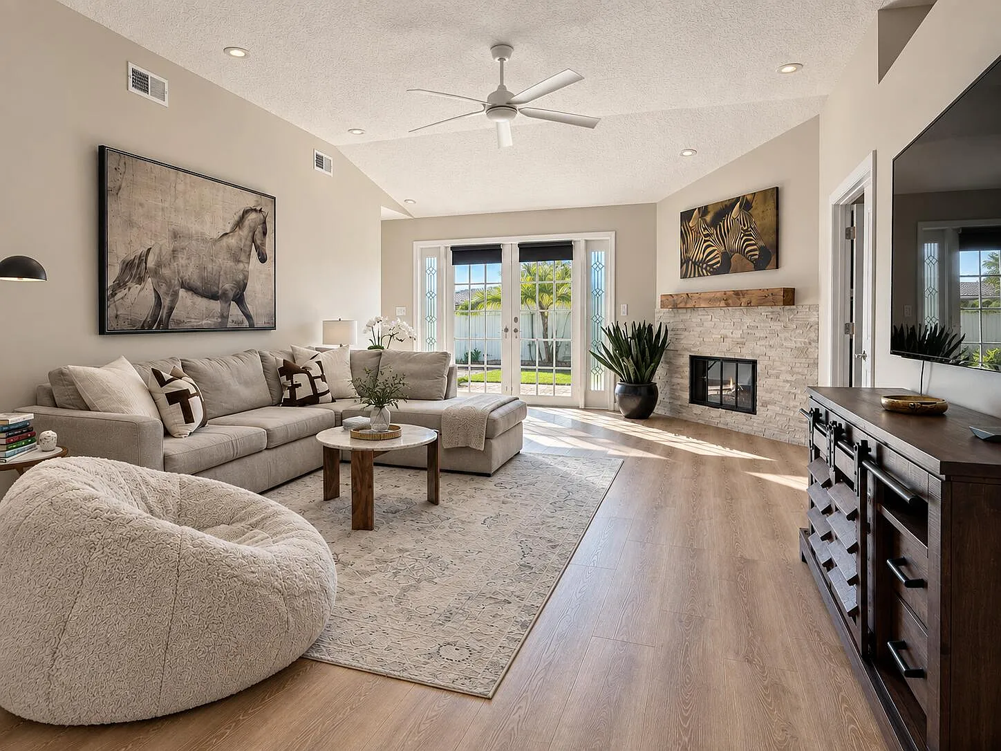 2 bed, 2.0 bath, 1436 sqft, $5,500 — Photo 2