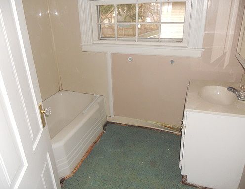 5th image of 653 Lake Dr SE