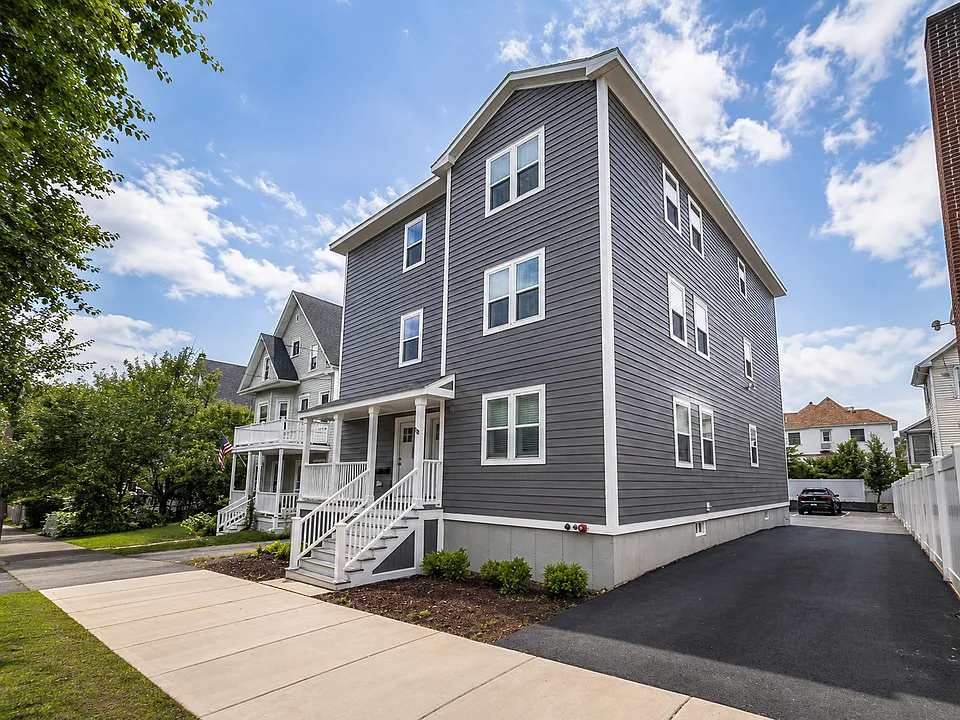 128 Waverly St #1