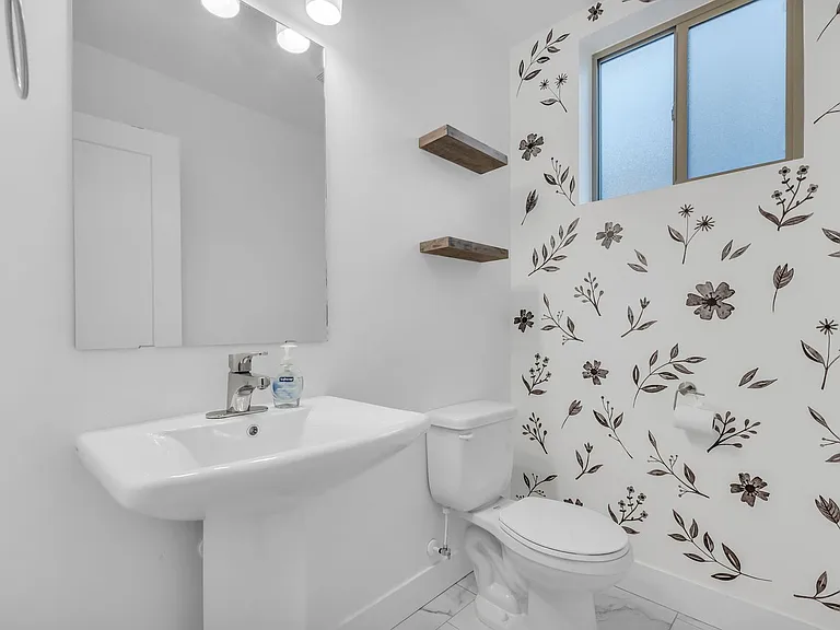 2250 N 475 W — Photo 24