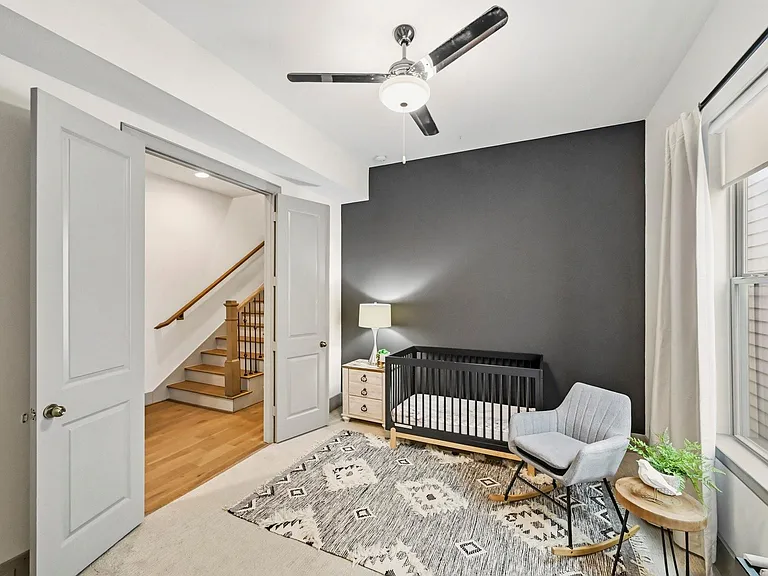 523 W 25th St — Photo 19