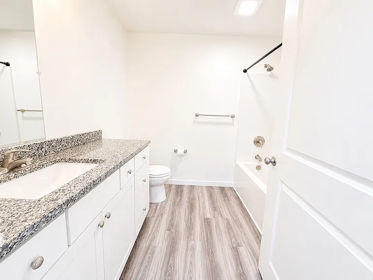 1207 Fountain Dr — Photo 10
