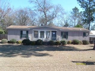 44 East St, Hawkinsville, GA 31036
