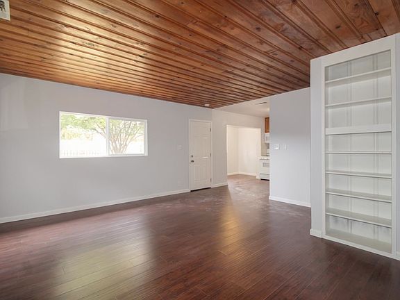 4th image of 7535 1/2 Cedar Dr