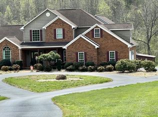 246 Fisher Dr, Martinsville, VA 24112