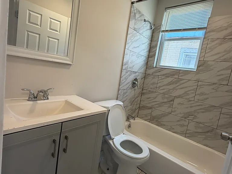 3837 N Darien St — Photo 6