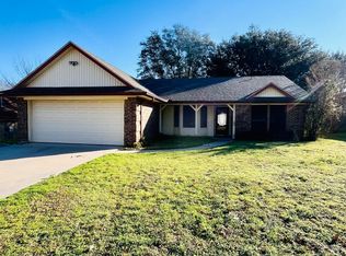 218 Guinevere Dr, Weatherford, TX 76086