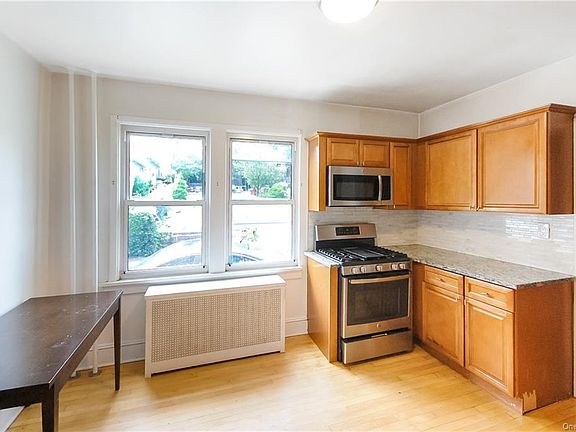 3rd image of 69 Spruce St APT 1W