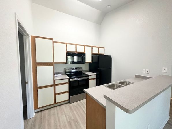 10700 W Halstead Ln APT 201