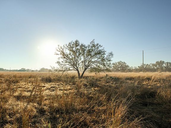 3rd image of 2 County Road 208