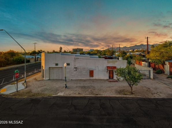 902 N Main Ave