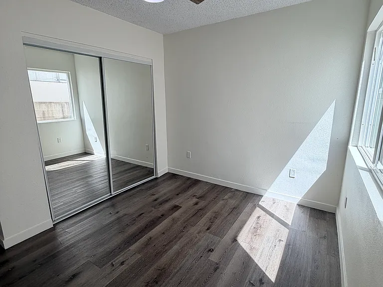14924 Roscoe Blvd #5 — Photo 13