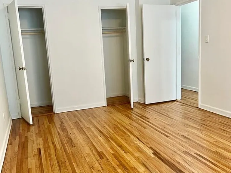 31-14 71st St #2 — Photo 10