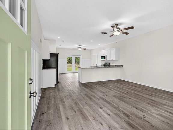 3rd image of 4350 Theresa St
