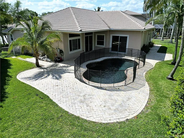 2662 SW Newberry Ct — Photo 3
