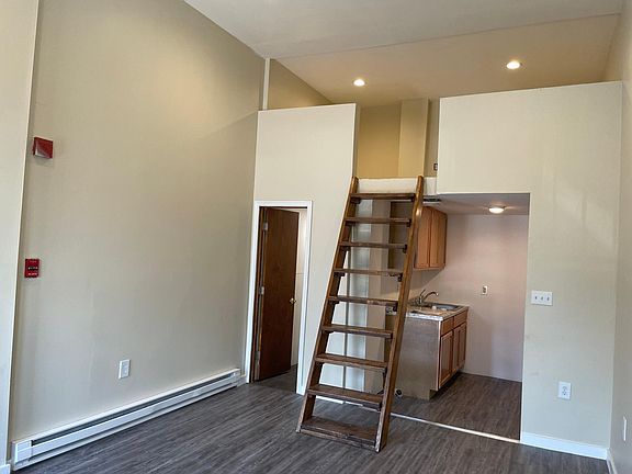 5th image of 4021 W Girard Ave #A