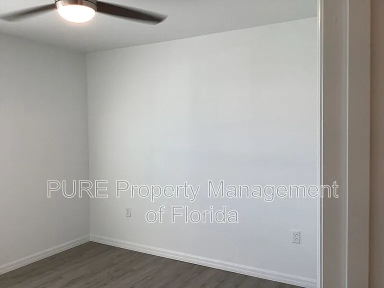 710 NE 4th St #102 — Photo 14
