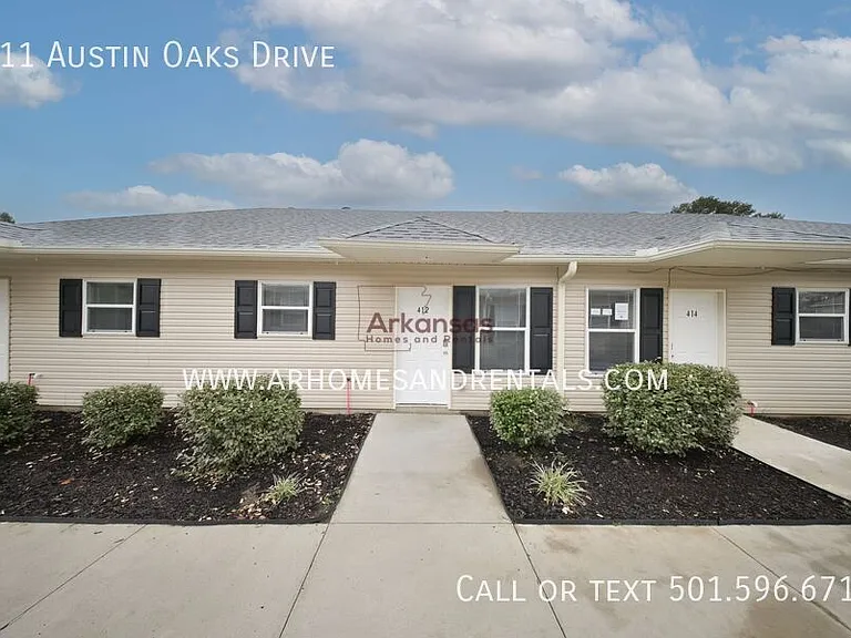 211 W Austin St — Photo 15