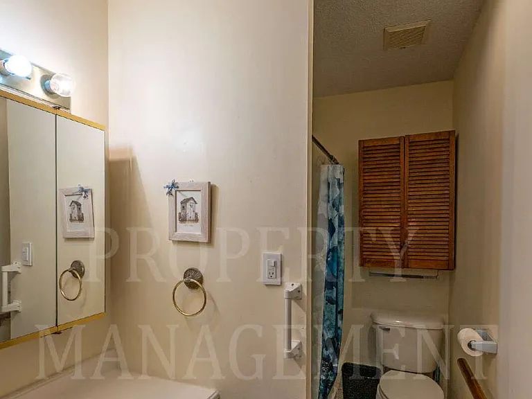 701 Beech St #E — Photo 16