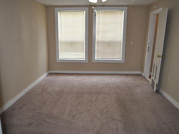 2nd image of 215 Cynisca St