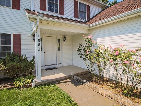 2nd image of 1063 Fawn Wood Dr