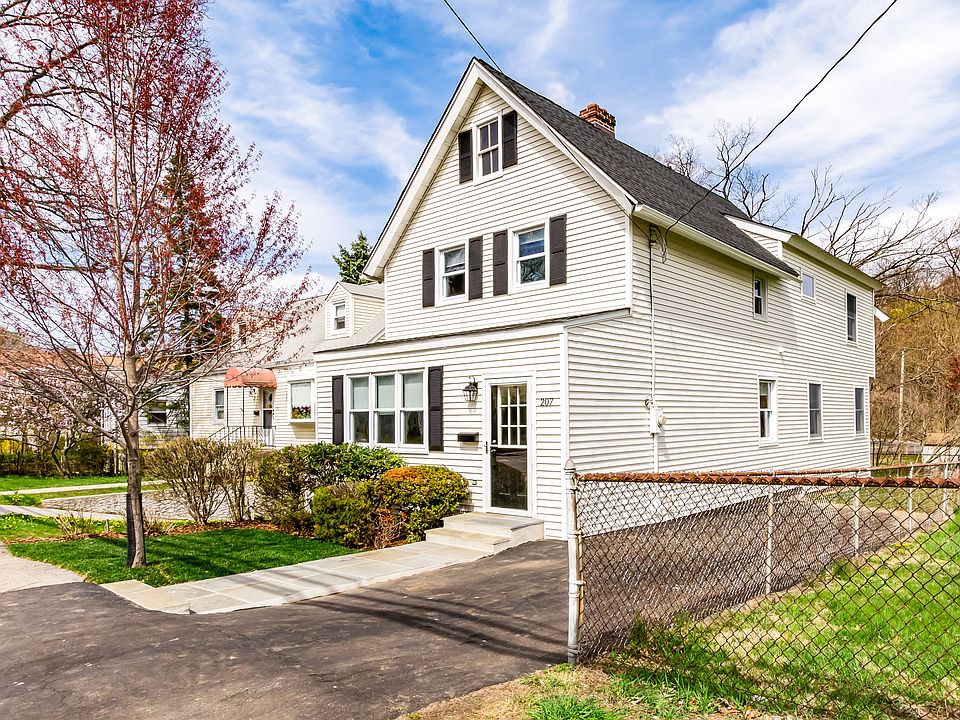 1st image of 207 Farragut Ave